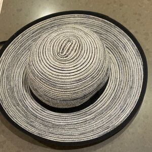 Elegant Black and White Women's Sun Hat